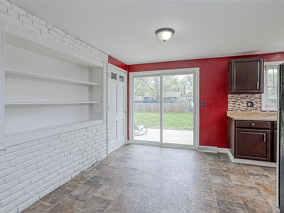 4th image of 616 N Logan St