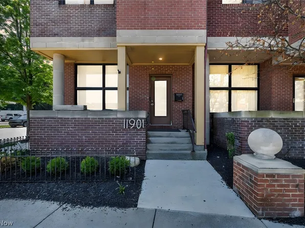 11901 Detroit Ave, Lakewood, OH 44107