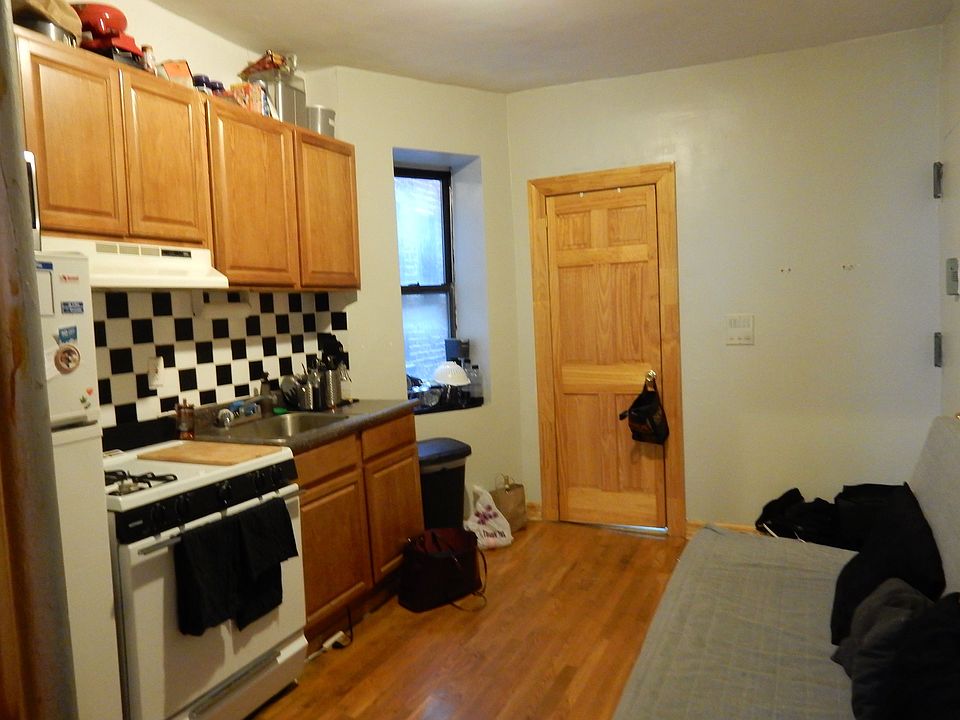 2nd image of 435 W 46th St APT 2FE