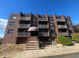 201 12th St APT 6, Palisades Park, NJ 07650