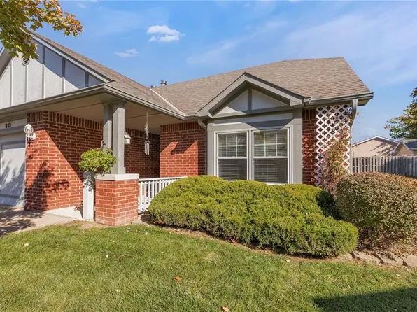 613 N Somerset Ter, Olathe, KS 66062