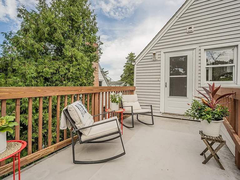 300 Hubbard Ave #2 — Photo 4