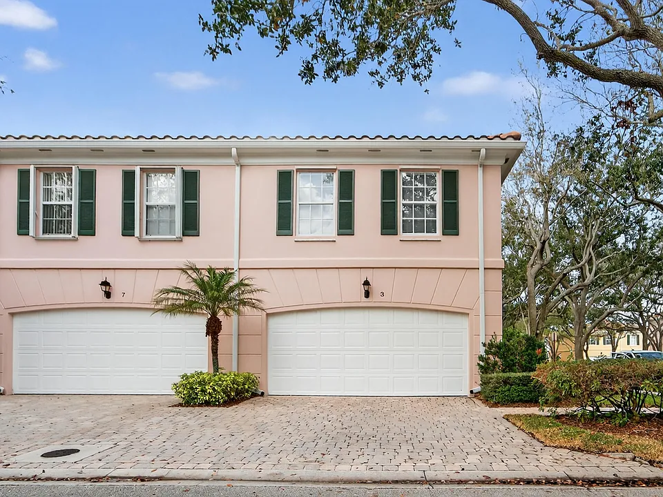 3 Oakland Ct