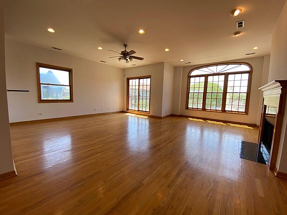 5th image of 1900 W Belmont Ave APT 4F