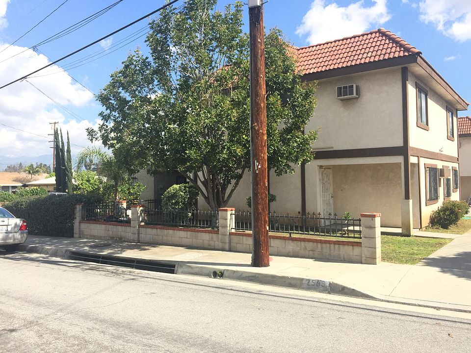 1st image of 2568 Kelburn Ave APT B