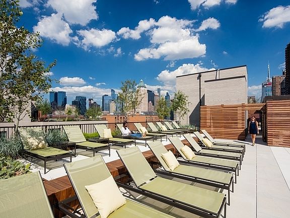 5th image of 535 W 43rd St APT N6h