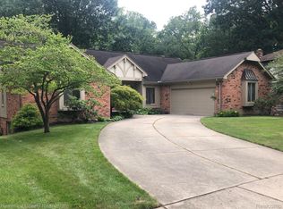 31789 Hillbrook St, Livonia, MI 48152