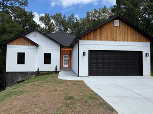 2002 Cherry Xing, Benton, AR 72015