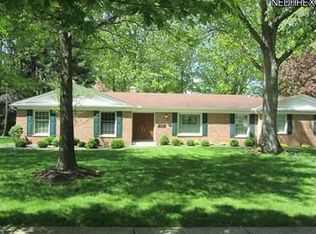 10275 Whitewood Rd, Brecksville, OH 44141