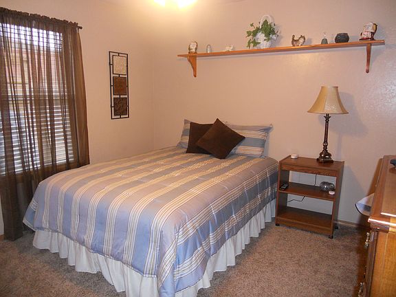3rd image of 901 Vickery Ave