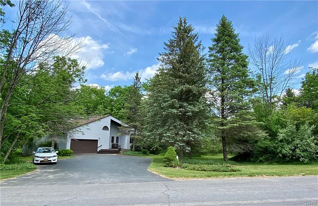 7811 Clearwater Cir photo 1