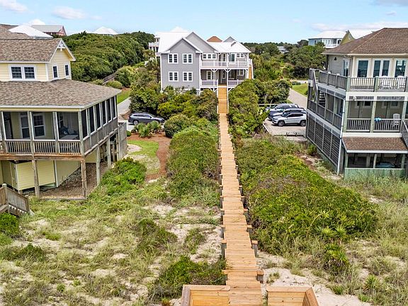 4th image of 9813 Sandy Court