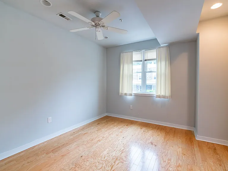 4124 Tower St — Photo 21