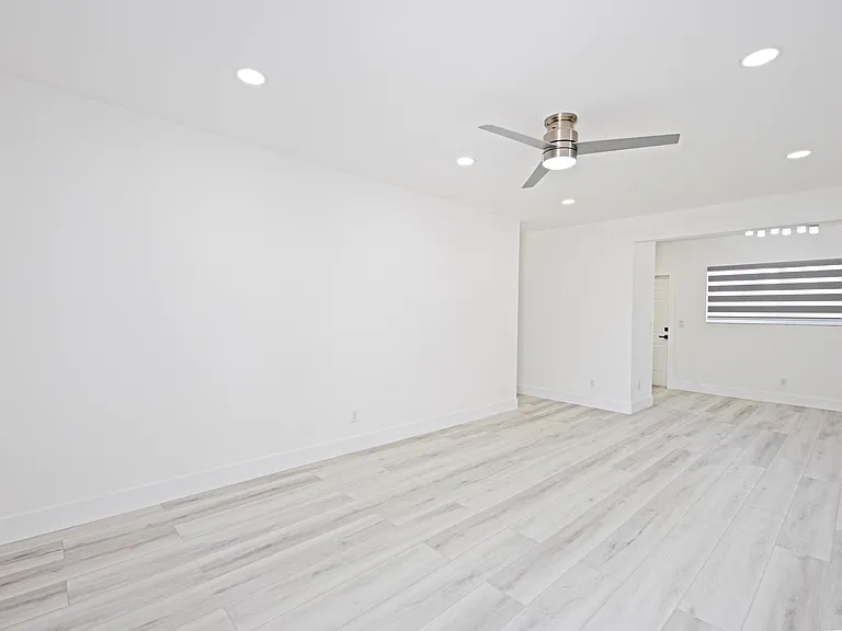 350 75th St #203 — Photo 5
