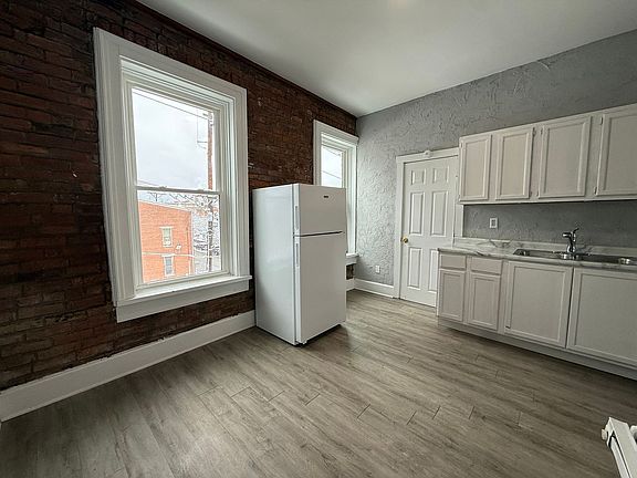 3rd image of 939 State Ave #3B