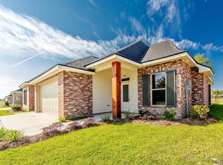 208 Sugar Ridge Dr, Houma, LA 70360
