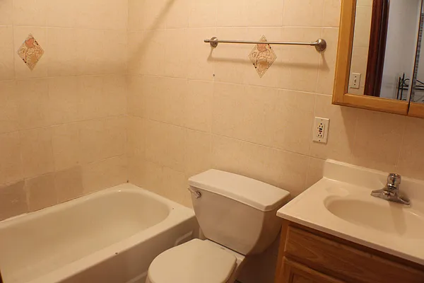 Rented by New Amsterdam Realty Group | media 22