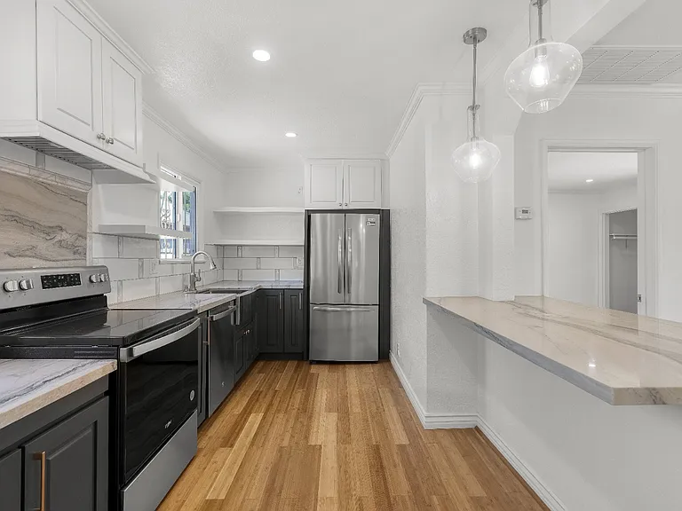 5327 6th Ave #5327 — Photo 14