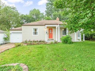 3138 La Vista Dr, Saint Ann, MO