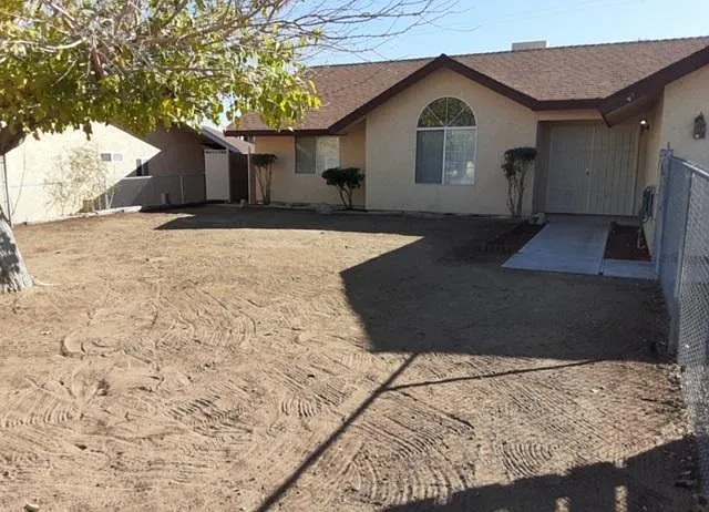 3 bed, 1707 sqft, $2,400 — Photo 3