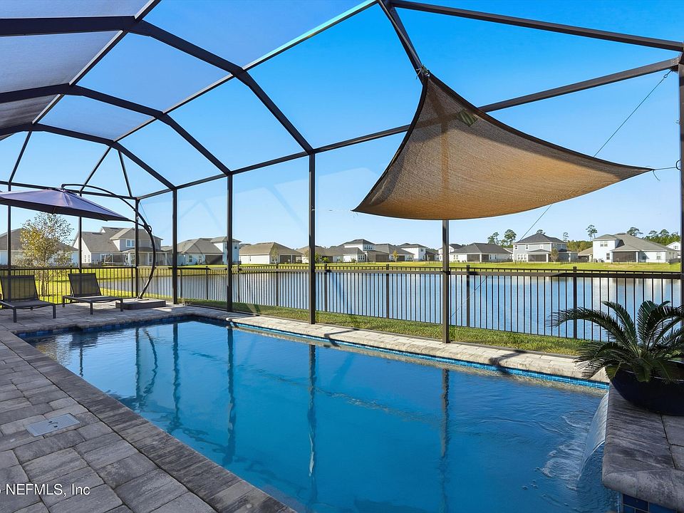1st image of 62 COUNTRY FERN Drive
