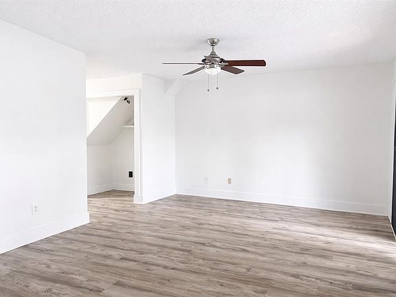 5th image of 11008 Yorkshire Ridge Ct