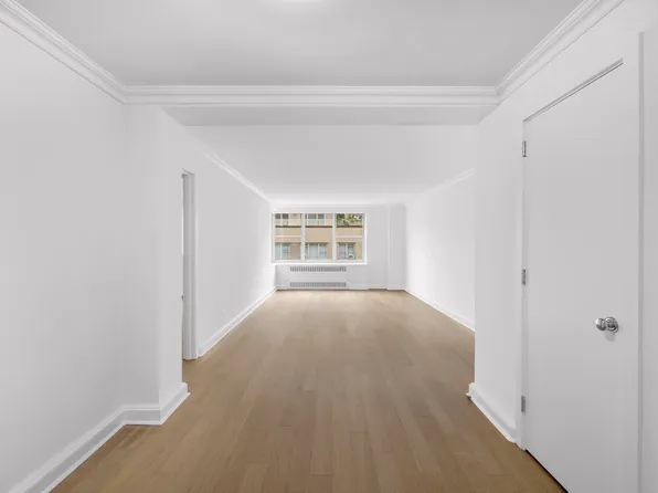 40 Park Avenue image 2 of 17