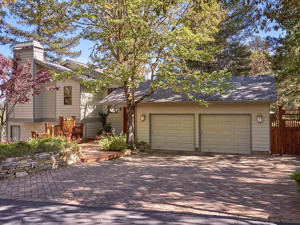 1st image of 880 Juanita Way
