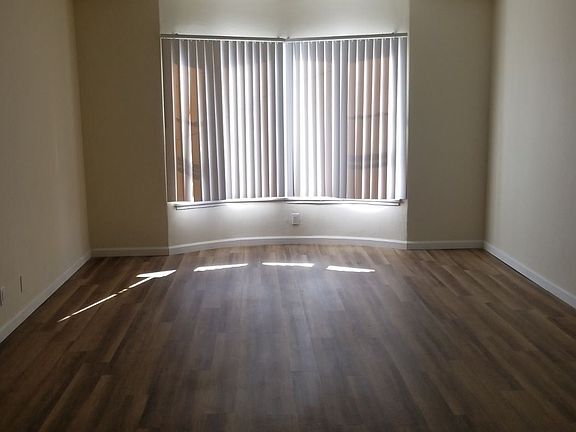 Chadron Living room pic 2