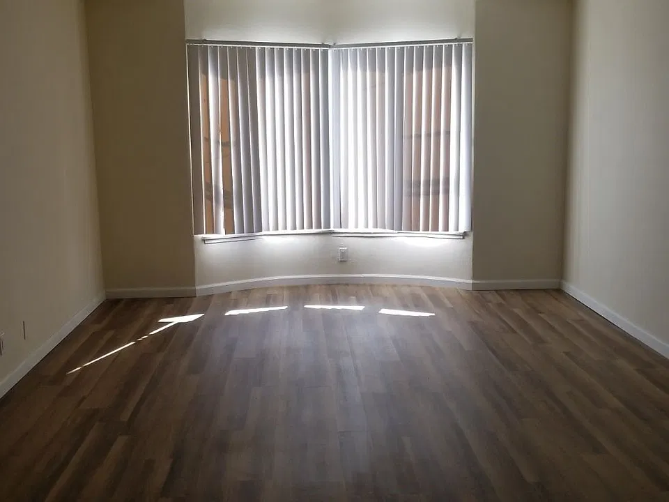 Chadron Living room pic 2