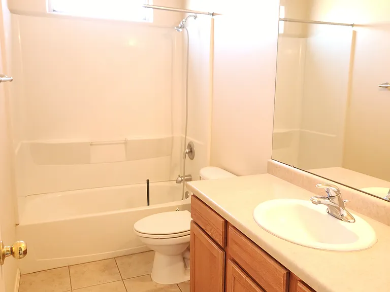 12508 Hardin Ct NE #B — Photo 11