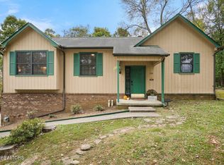 1514 NE Fieldwood Dr, Knoxville, TN 37918