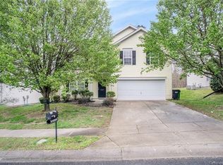 1027 Chalk Hill Ln, Charlotte, NC 28214