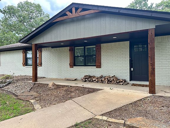 3rd image of 172 Blue Jay Cir