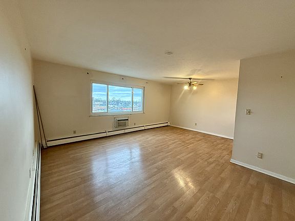 4th image of 14567 Madison Ave #708