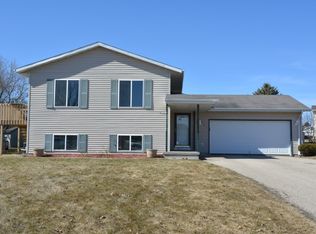 230 Pine St, Delavan, WI 53115