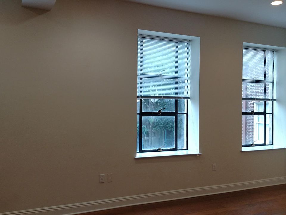 1st image of 703 Carondelet St