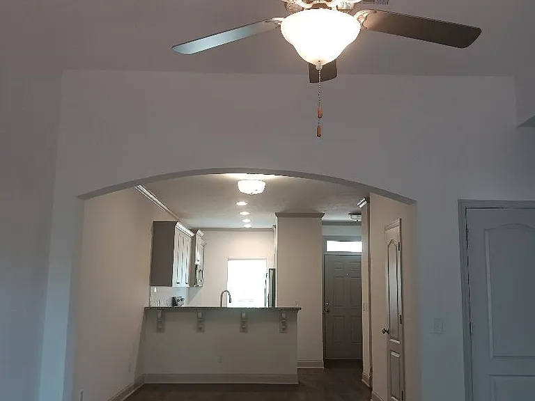 724 Buddy Ct — Photo 18