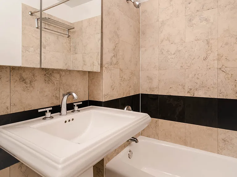 300 E 39th St #10J — Photo 19