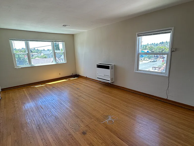 2201 El Dorado — Photo 3