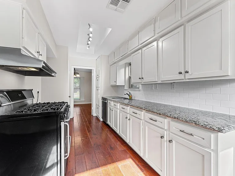 2562 Kevin Ln — Photo 4