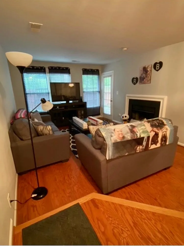7504 Ashby Ln — Photo 4