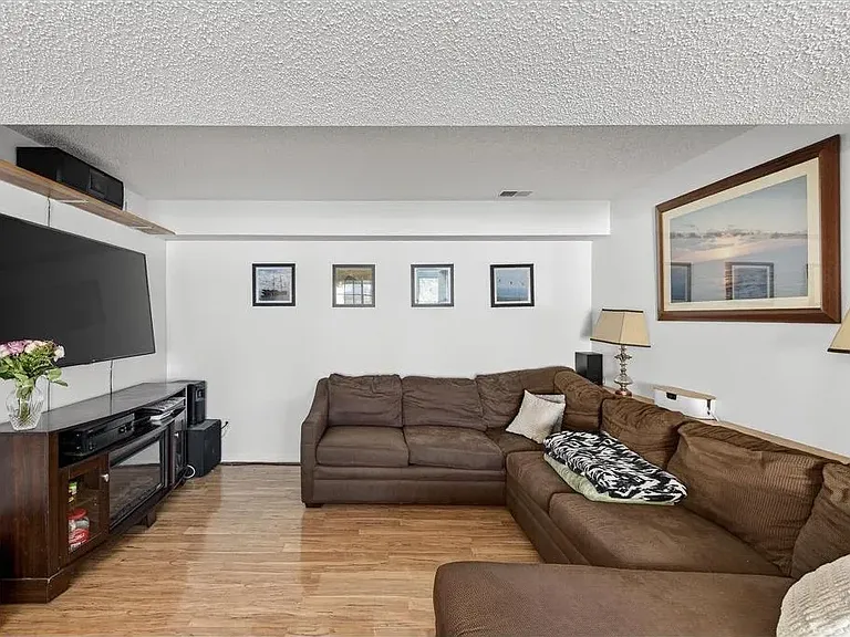 943 Serenity Cir — Photo 8