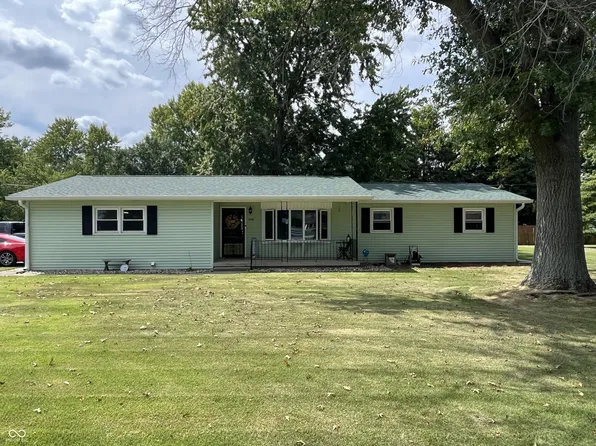 7452 N 37th St, Terre Haute, IN 47805