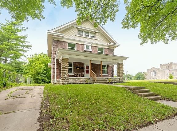 2nd image of 3210 Olive St