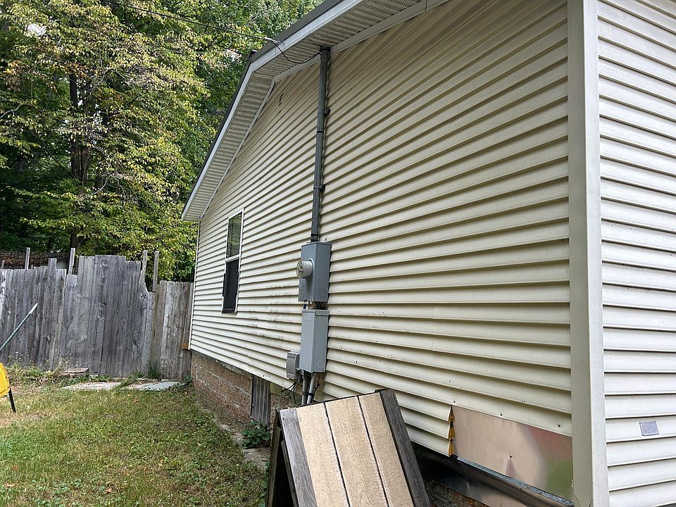 2nd image of 1850 Springwood Ave