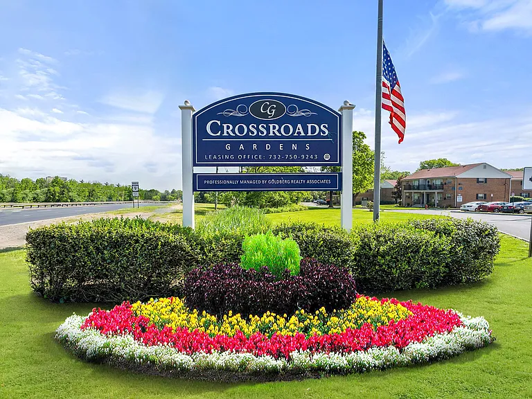 Crossroads Gardens Apartments — Photo 10
