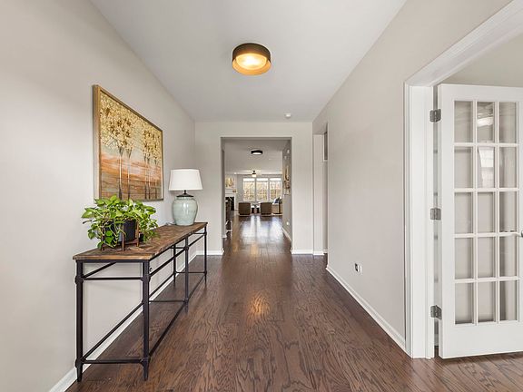 3rd image of 51 Somerset Cir
