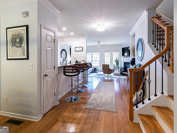 2nd image of 132 Church St