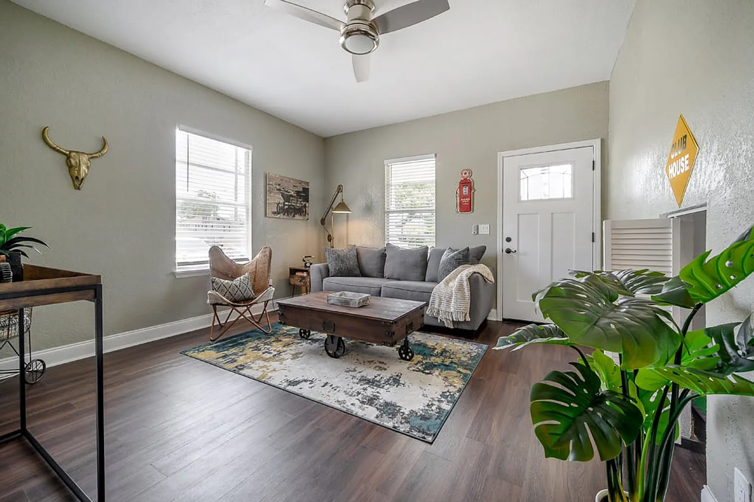 1 bed, 1.0 bath, 602 sqft, $3,315 — Photo 2